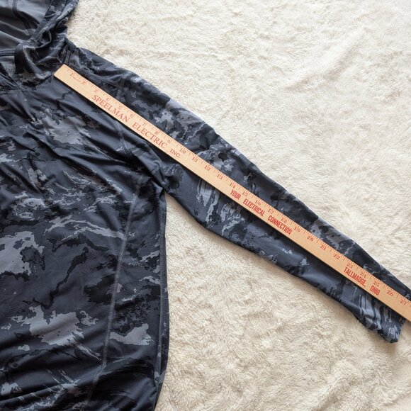 Mountain Hardware Gray Camouflage Hoodie - Picture 5 of 10